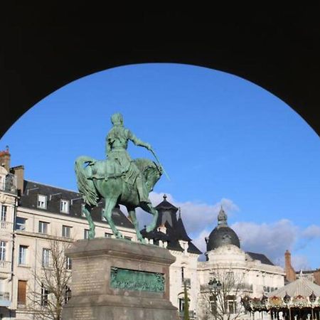 Le Scandinave, Proche Bord De Loire Orléans Kültér fotó